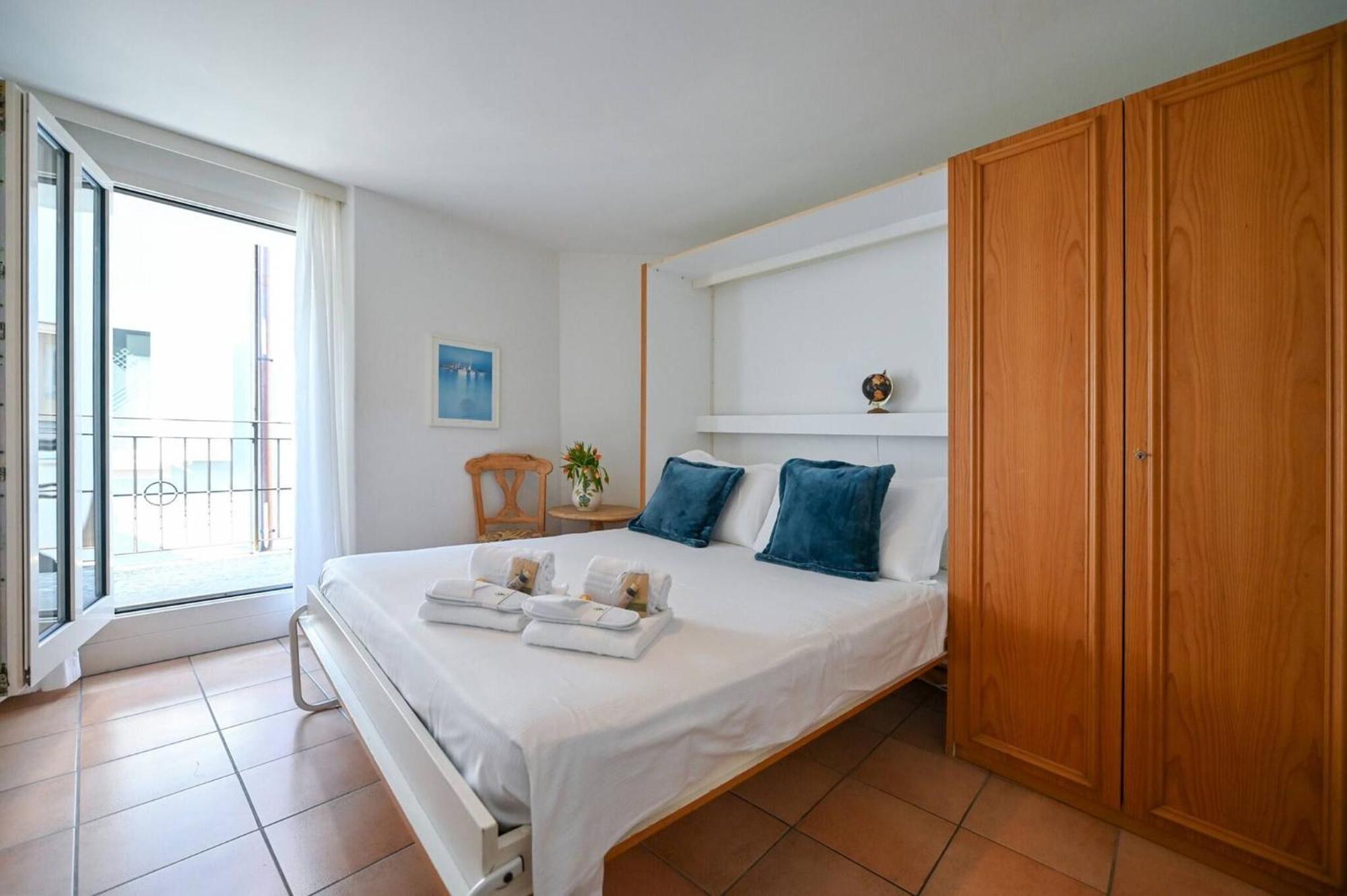 Apartment Ruga House In 4