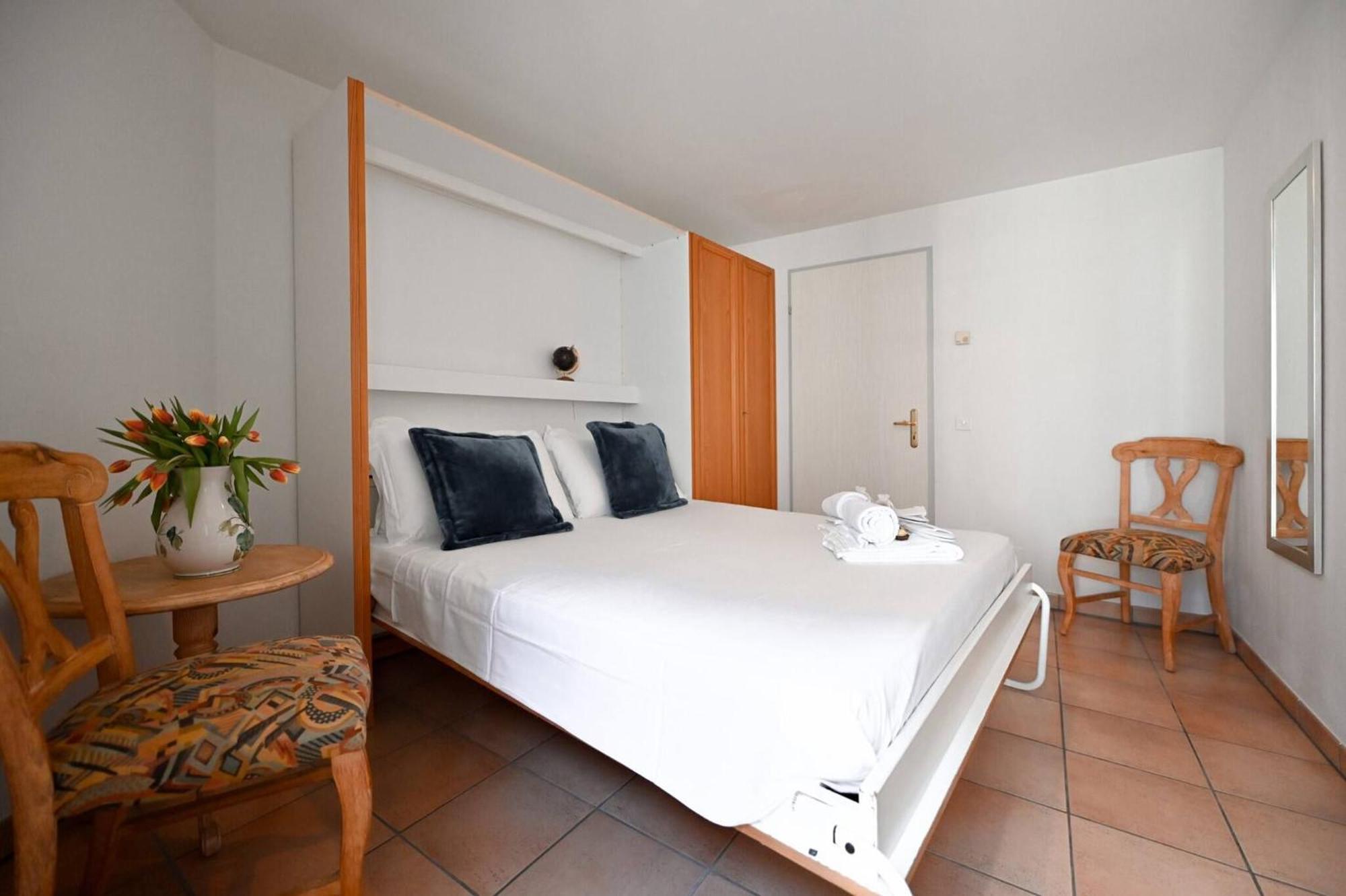 Ruga House In 4 *
